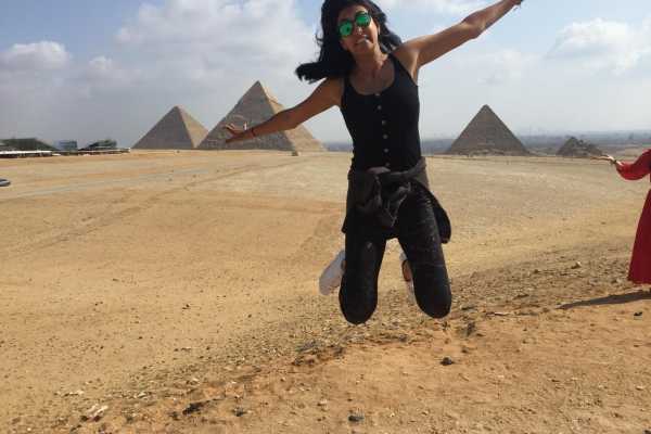 CAIRO LAYOVER EXCURSION TO GIZA PYRAMIDS SPHINX COPTIC CAIRO & BAZAAR